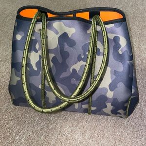 Neoprene camo tote bag